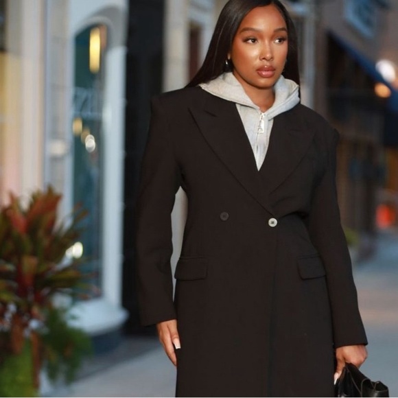 Exaggerated Shoulder Maxi Blazer Coat Balenciaga Vibes - Picture 3 of 8